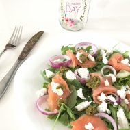 Zomerse inspiratie voor je salade: zalm met geitenkaas