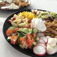 DIY: in elkaar geknutselde vegetarische pastasalade