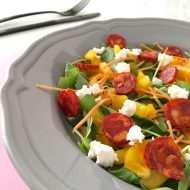 Snelle salade met geitenkaas en chorizo