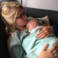 Tranen met tuiten: Mae voor het eerst naar het kinderdagverblijf