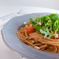 Vegetarische spaghetti met truffel en tomaatjes
