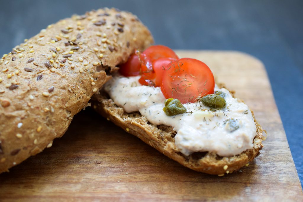 zelfgemaakte zalmsalade voor op brood