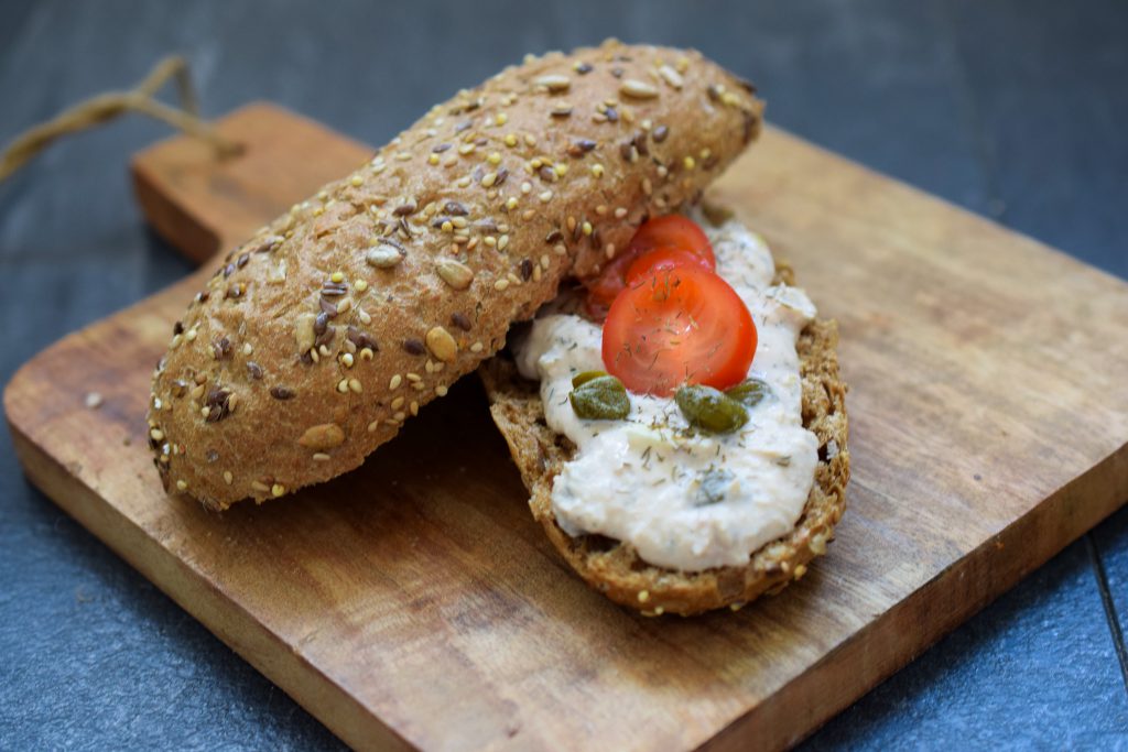 zelfgemaakte zalmsalade voor op brood