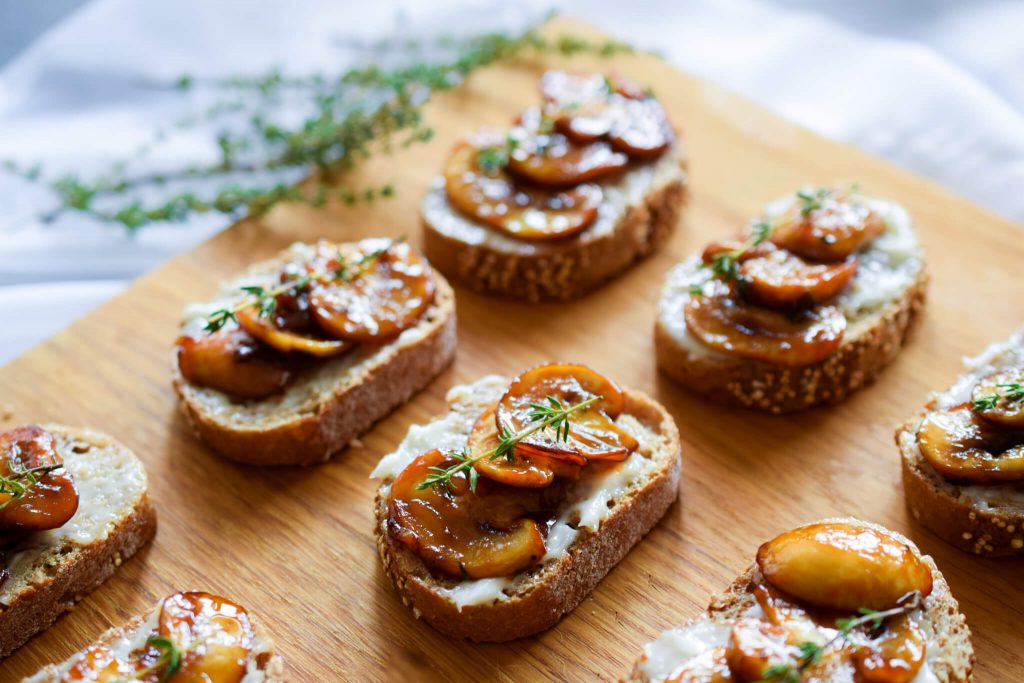 knoflookchampignons op toast